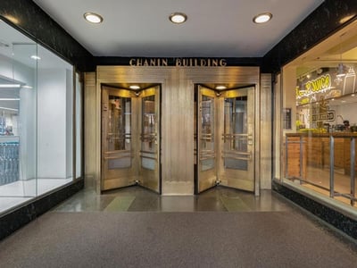 Thumbnail image of property at 122 East 42nd Street