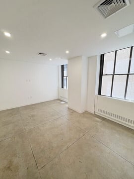 Thumbnail image of property at 370 Lexington Avenue