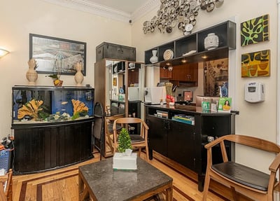 Thumbnail image of property at 125 East 64th Street