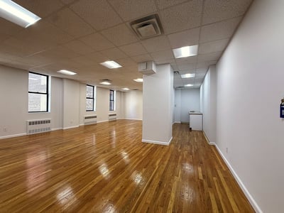 Thumbnail image of property at 928 Broadway