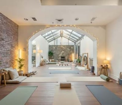 Thumbnail image of property at 39 West 56th Street