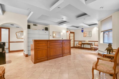 Thumbnail image of property at 115 East 61st Street