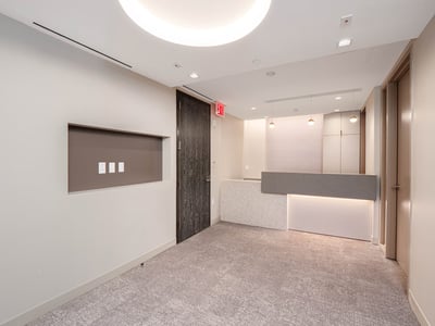 Thumbnail image of property at 110 East 60th Street