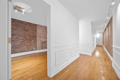 Thumbnail image of property at 111 East 62nd Street